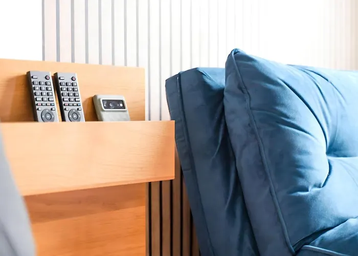 Cozy 2Br Retreat, London Rental!